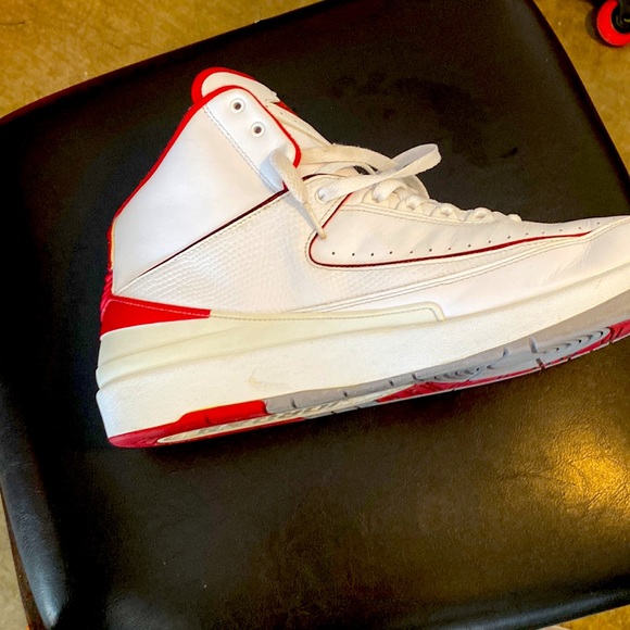 Jordan 2s - Picture 3 of 4